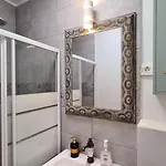 Town Square Apartment *